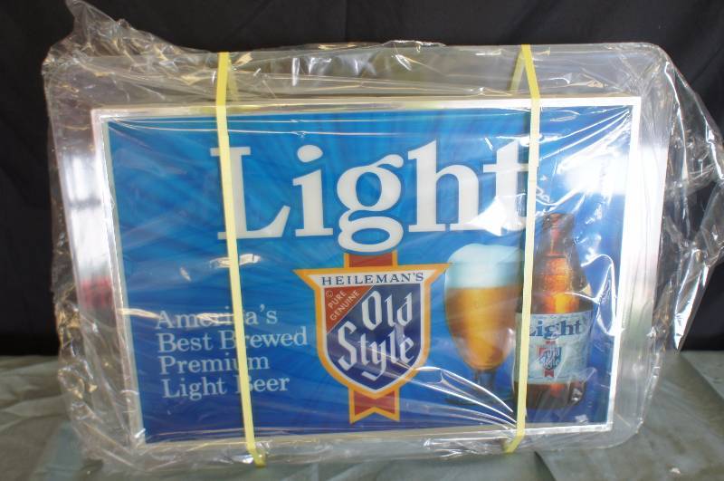 lot 28 image: Heilmans Old Style Light