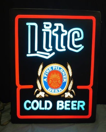 lot 68 image: Lite Cold Beer Light Sign