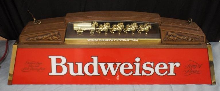 lot 85 image: Budweiser Pool Table Light