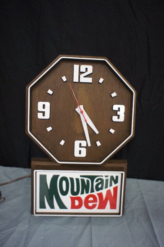 lot 87 image: Mountain Dew Electric Clock
