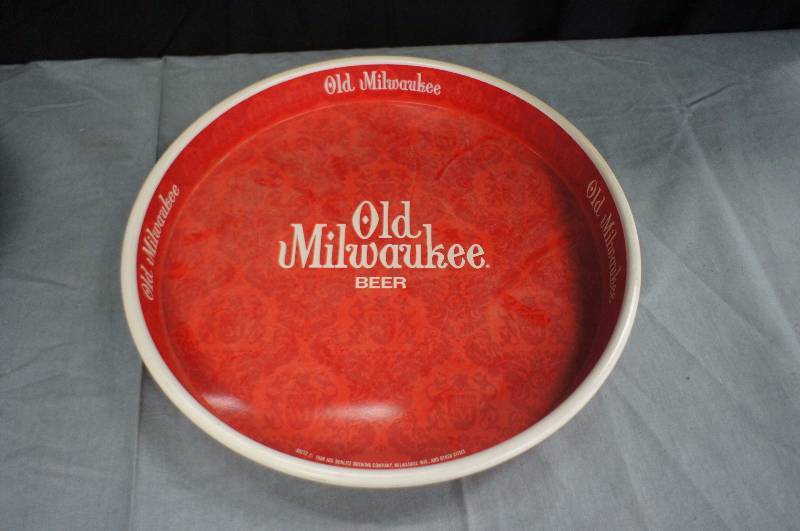 lot 106 image: Old Milwaukee 13 Beer Tray