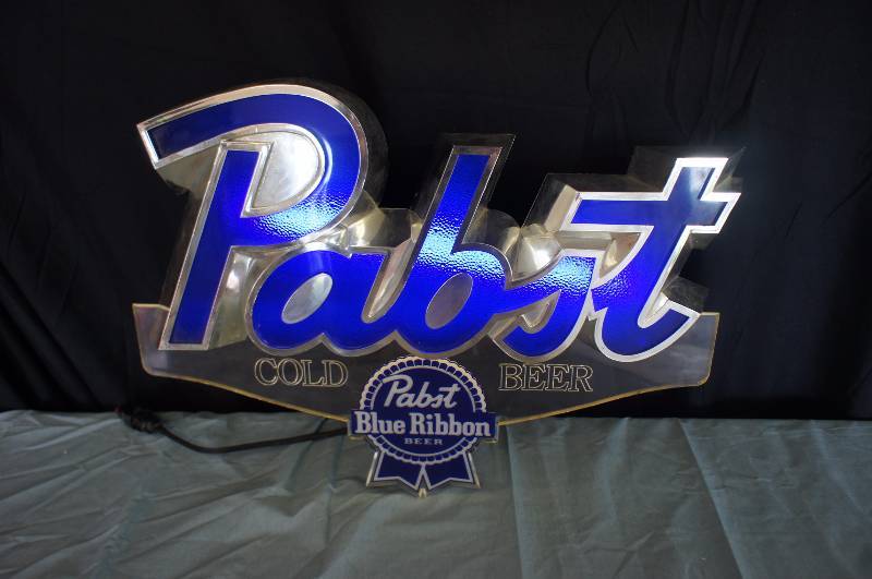 lot 39 image: Pabst Beer Lighted Sign