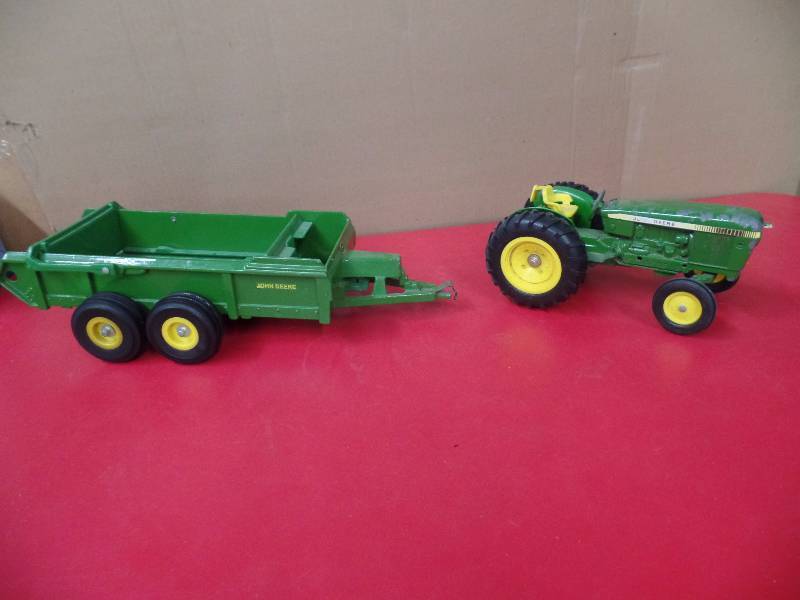 Tractor & Wagon