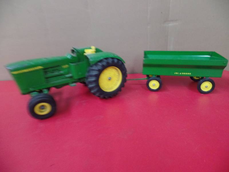 Tractor & Wagon