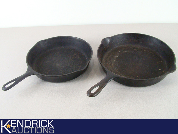 2 Well Seasoned Griswold Cast Iron Pans