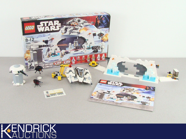 MINT Lego Star Wars Hoth Rebel Base 7666 Set