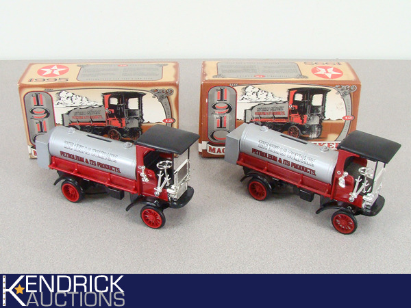 2 Ertl 125 Scale 1910 Mack Texaco Tank Truck Banks