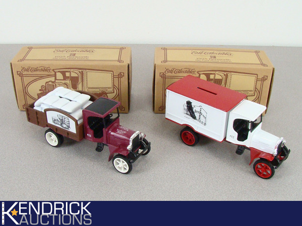 2 Ertl Collectibles 125 Scale 1925 Kenworth Jim Beam Die Cast Car Banks