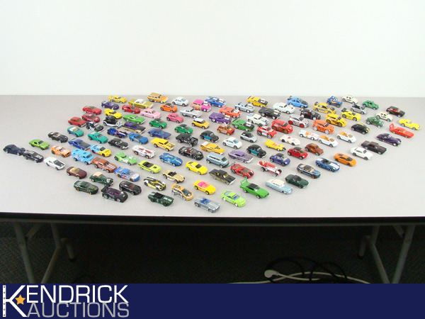 100 Loose MINT 164 Scale Die Cast Cars