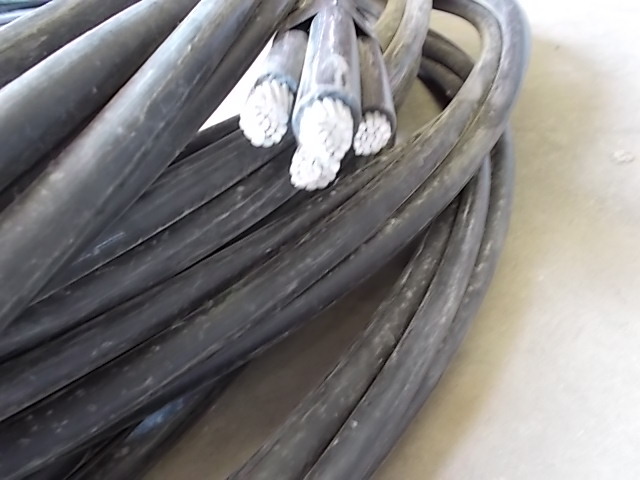 lot 9 image: Roll Of Aluminum Wire, 30, Approx....