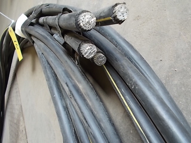 lot 10 image: Roll Of Aluminum Wire, Bico MT250, ...