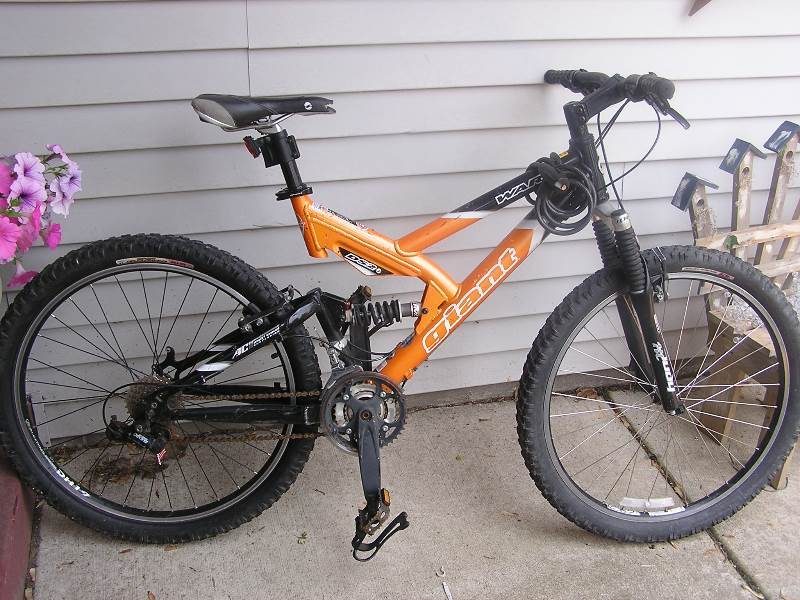 GIANT MOUNTAIN BIKE
