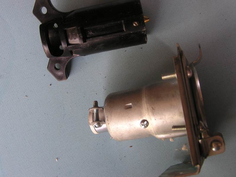 TRAILER LIGHT PLUG