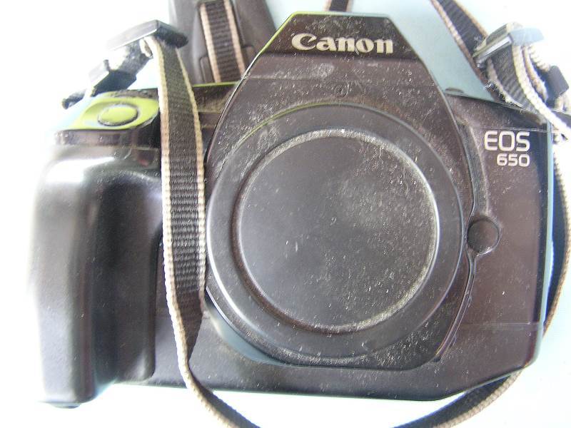 CANON EOS 650 UN-TESTED BODY ONLY