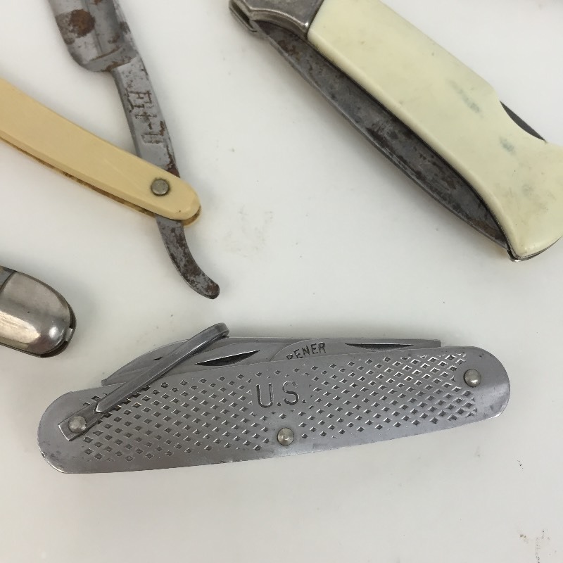 lot 5 image: Lot of 4 Folding Knives & Straight Razor