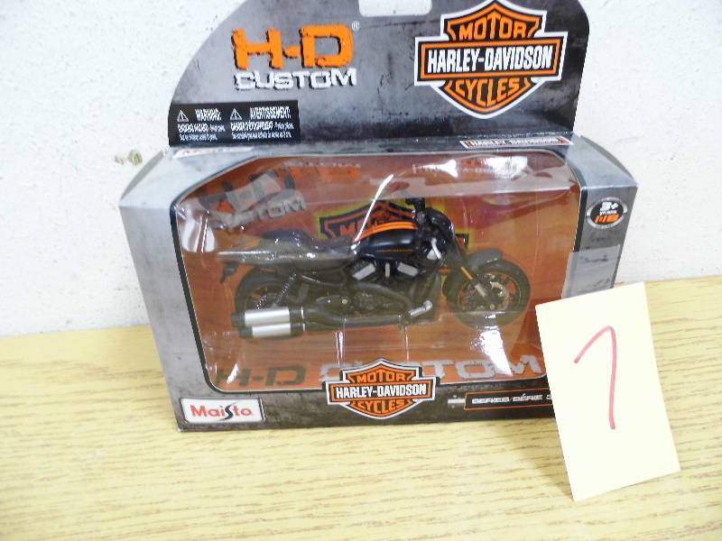lot 7 image: Harley Davidson Custom