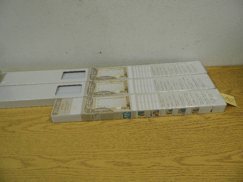 lot 12 image: 3 Sets of New Blinds