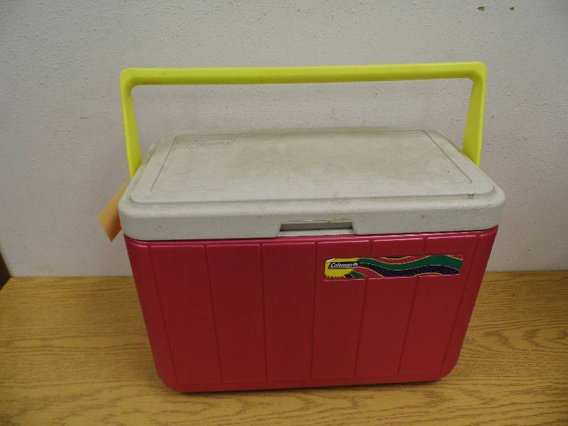 lot 27 image: Coleman Cooler