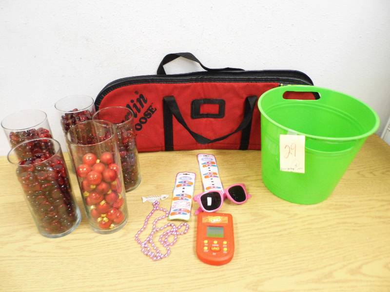 lot 29 image: Vases w Beads