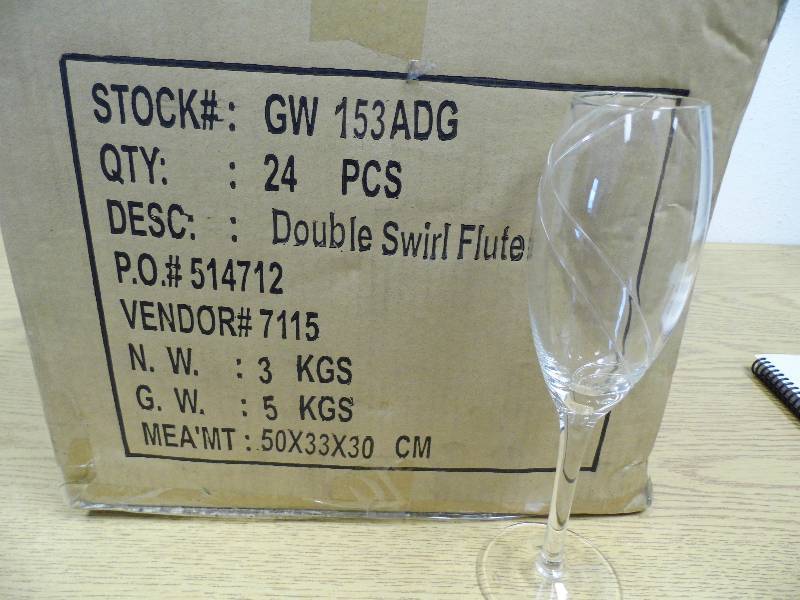 lot 39 image: New Case of Swirl Champagne Flutes