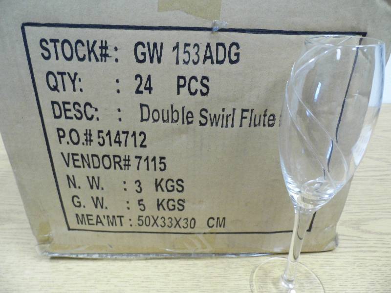 lot 41 image: New Case of Swirl Champagne Flutes