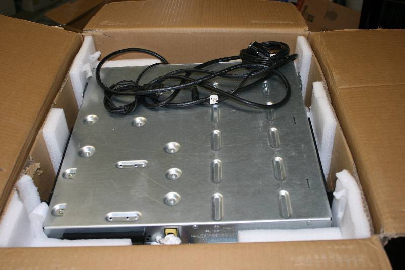 lot 64 image: APC Smart-UPS SUA1500RM2U 1440 VA 980 Watts 6 Outlets UPS