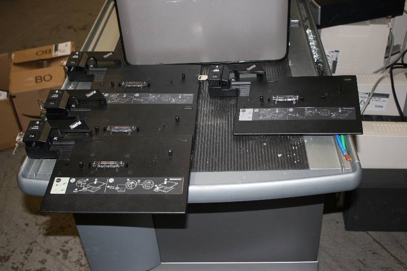 lot 85 image: Lot of (4) Lenovo Laptop Port ReplicatorsDocking Stations Type 2504.