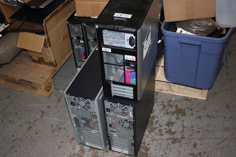 lot 92 image: Lot of (3) Computer Towers OfficeHome Use Towers Do Not Have Hard Drives.