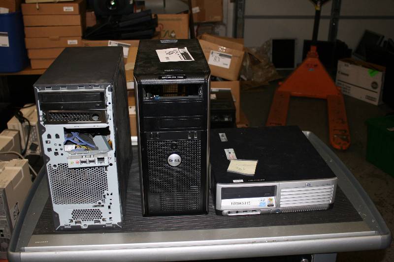 lot 88 image: Lot of (3) Computer Towers OfficeHome Use Towers Do Not Have Hard Drives.