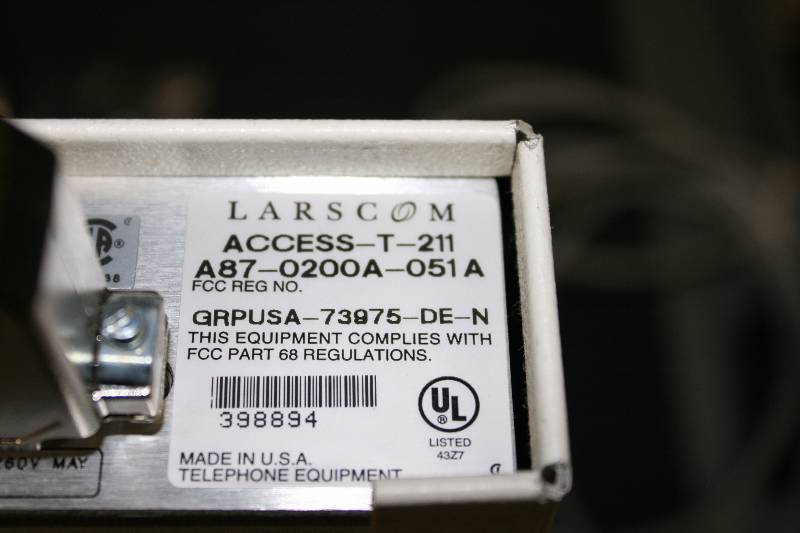 lot 31 image: Larscom Access-T Network Access DSUCSU wCords.