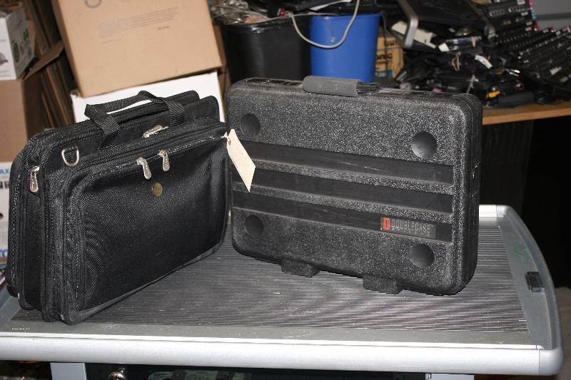 lot 38 image: Lot of (2) Black Laptop Bags wHandles & Zippers.