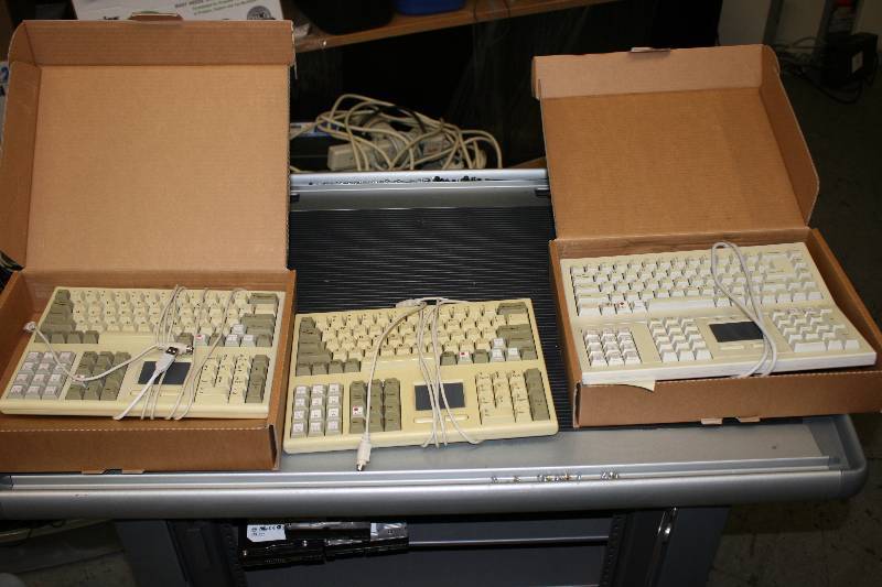 lot 43 image: Lot of (2) Financial Keyboard wCords Model KB-8861.
