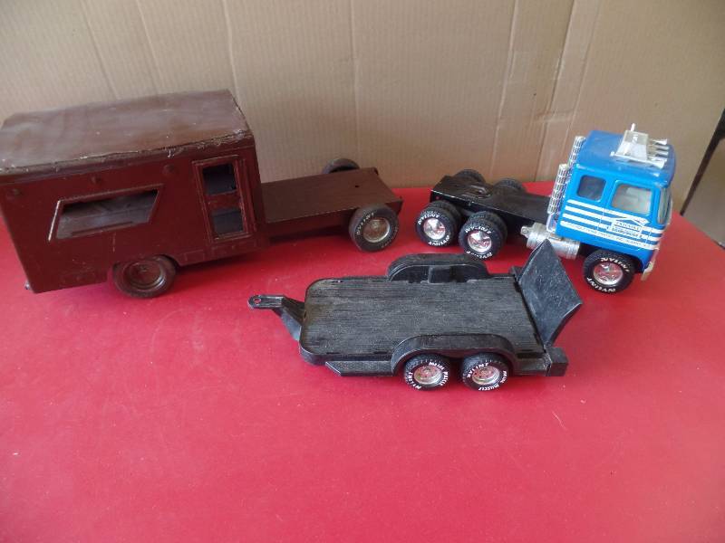 Nylint Truck and Trailers