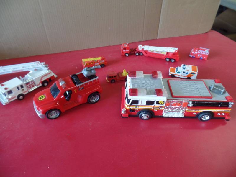 Fire Trucks & Emergency Vehicles