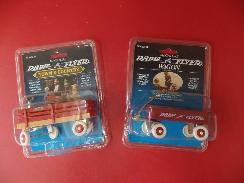 2 Radio Flyer Wagons