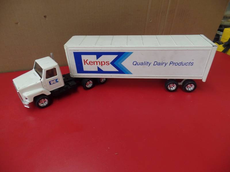 Kemps Semi Truck