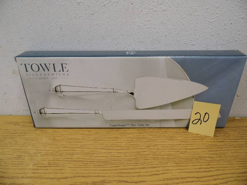 New - 18 Lots of Cake Servers