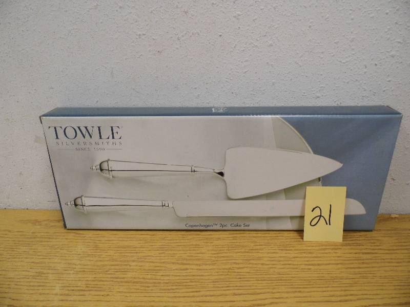 New - 18 Lots of Cake Servers