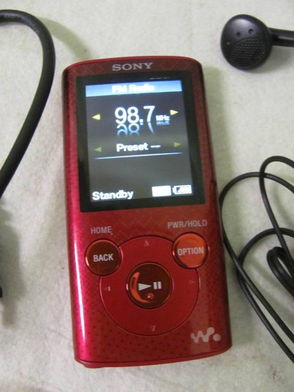 lot 17 image: Sony Walkman 8GB VideoMP3 Player