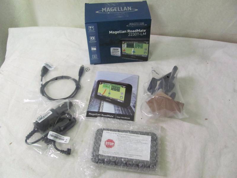 lot 20 image: Magellan RoadMate RM2230T-LM 4.3 GPS