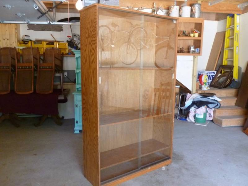 lot 3 image: Custom Made Cabinet