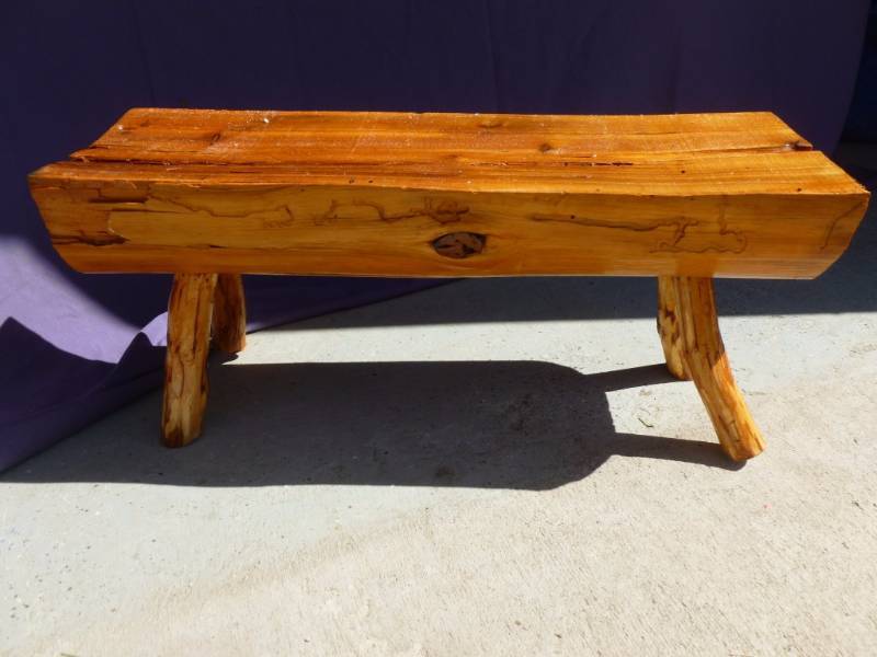 lot 7 image: Cedar Log Bench
