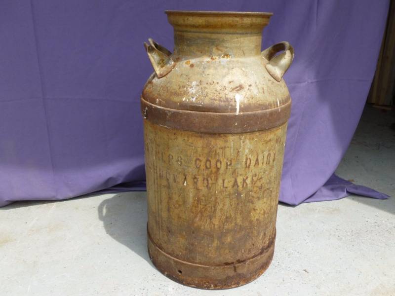 lot 20 image: Vintage Cream Can