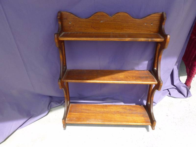 lot 43 image: Wooden Wall Shelf