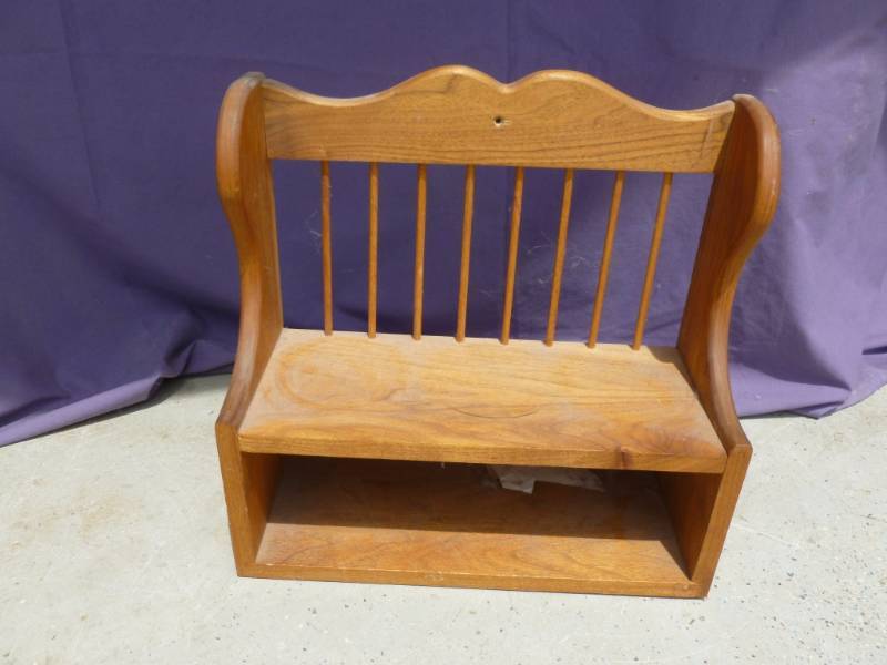lot 44 image: Wood Shelf