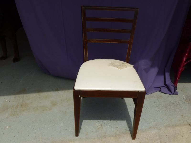 lot 48 image: Vintage Chair