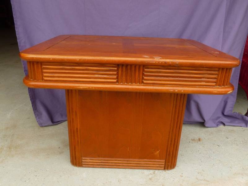 lot 56 image: End Table