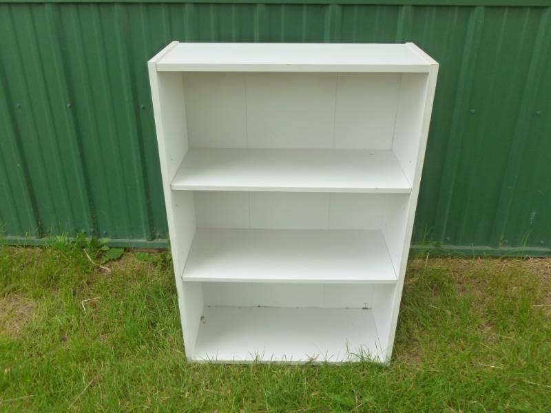 lot 58 image: Wooden Bookshelf