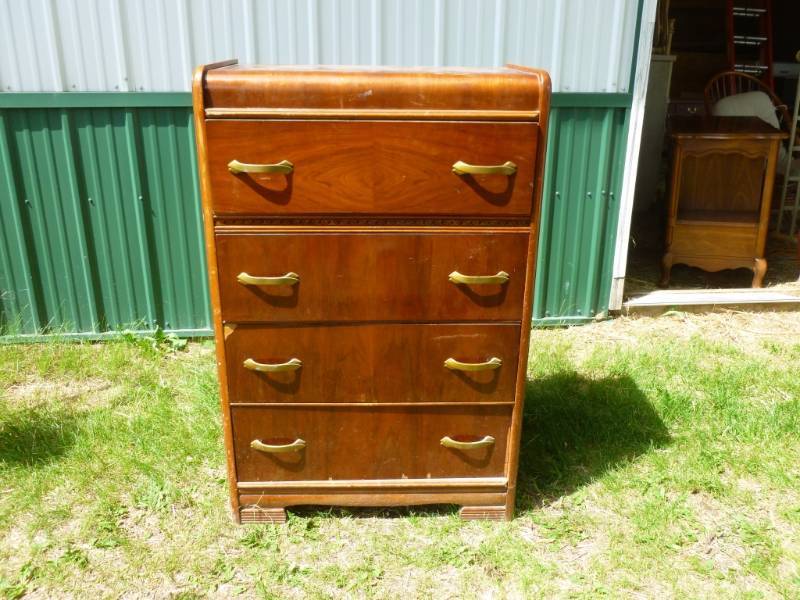 lot 69 image: Vintage Waterfall Front Dresser