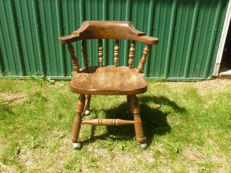 lot 74 image: Captains Chair